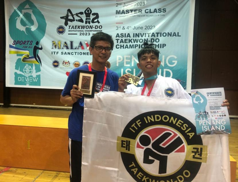  Atlet taekwondo Universitas Muhammadiyah Malang (UMM), Derlin Julianto, sukses menyabet medali emas dalam kejuaraan Asia Invitational Taekwon-Do Championship yang dihelat di SRJK Shang Wu, Penang, Malaysia, pada 3 sampai 4 Juni 2023 lalu.