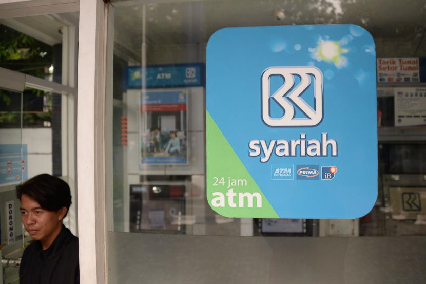 BRI Syariah (ilustrasi). Dalam mendukung transaksi nontunai yang digalakkan Bank Indonesia, BRI Syariah mengkampanyekan penggunaan QRIS lewat mobile banking BRIS Online. 