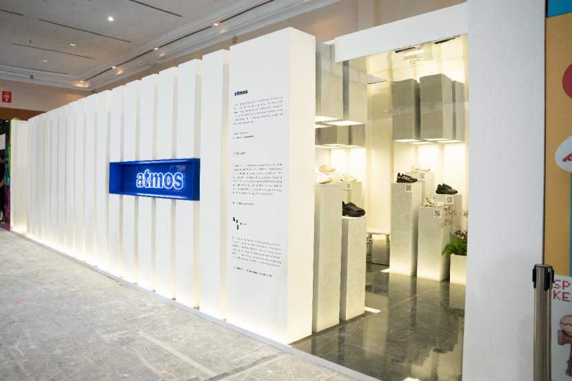 Atmos, retail sneaker dan streetwear asal Tokyo,