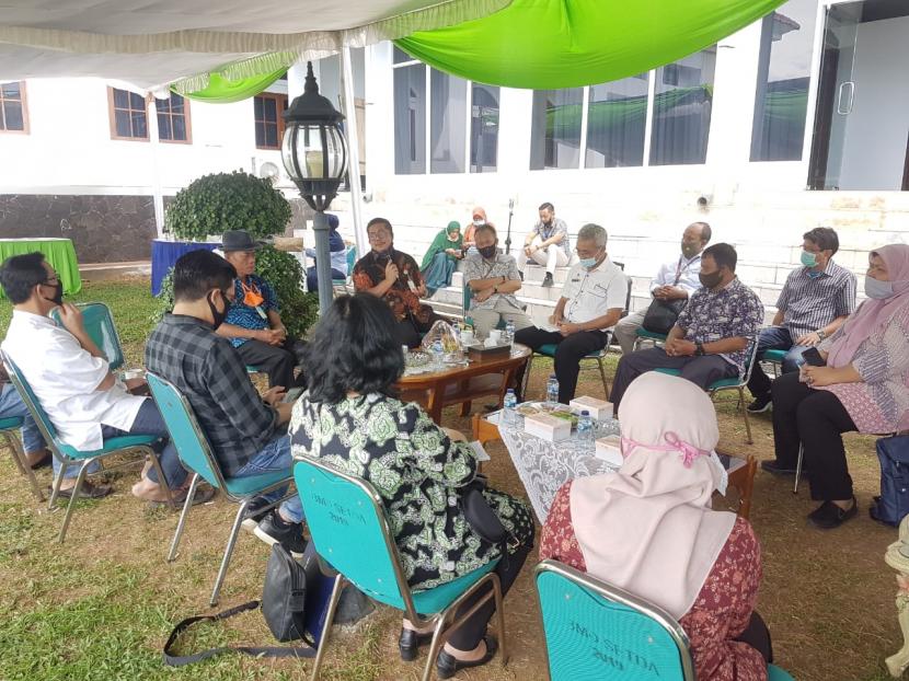 Audiensi pengembangan korporasi petani khususnya korporasi sapi potong di Kabupaten Subang, yang digelar di Rumah Dinas Bupati Kabupaten Subang, Jumat (19/6). 