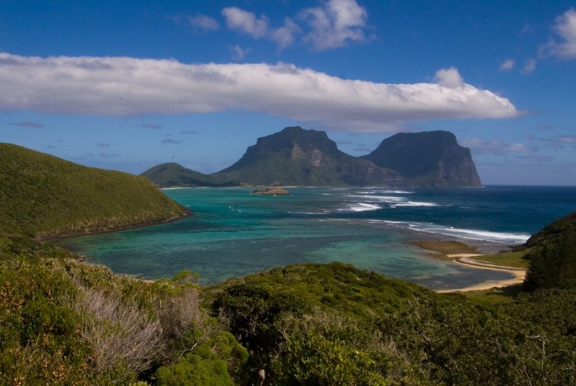 Australia adalah rumah bagi 8.000 pulau, beberapa diantaranya adalah pulau kecil yang menarik bagi turis.