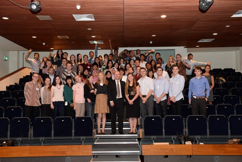 Australian ambassador to Indonesia, Greg Moriarty (center, front row) poses with participants of Australia Indonesia Youth Dialogue in Jakarta on Monday.