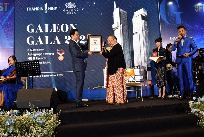 Autograph Tower meraih penghargaan Museum Rekor Indonesia (Muri) sebagai Gedung Tertinggi di Indonesia.