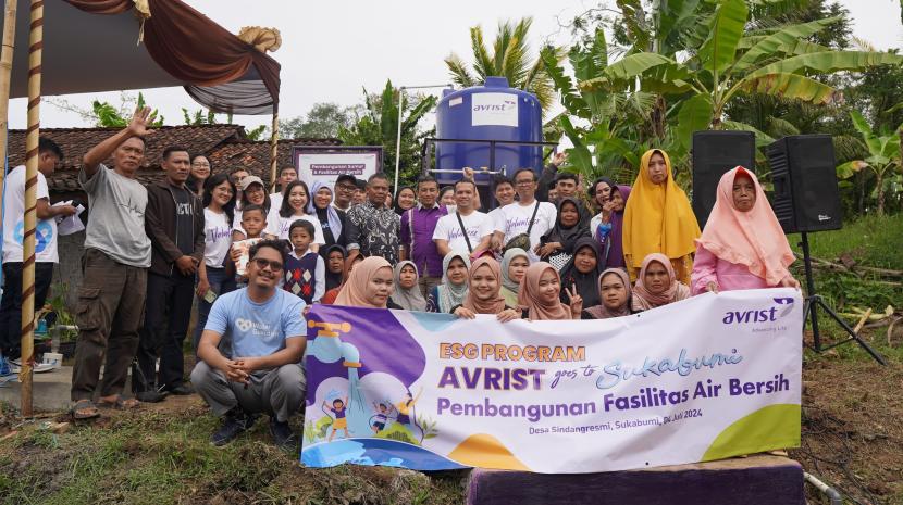 Avrist Assurance kembali menerapkan prinsip Environmental, Social, and Governance (ESG) mendukung agenda dunia Sustainable Development Goals (SDGs) pilar Air Bersih dan Sanitasi Layak melalui program Pembangunan Fasilitas Air Bersih di Kampung Cileungsir, Desa Sindangresmi, Jampang Tengah, Kabupaten Sukabumi, Jawa Barat.