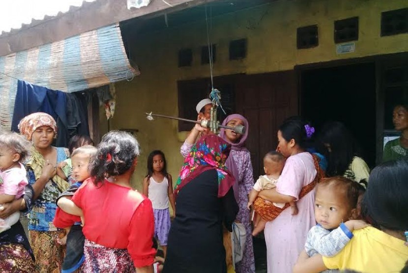 AXA Mandiri dan AXA, bekerja sama dengan Yayasan Anak Indonesia, memulai pelaksanaan program Pemberian Makanan Tambahan (PMT) di Balaraja, Banten