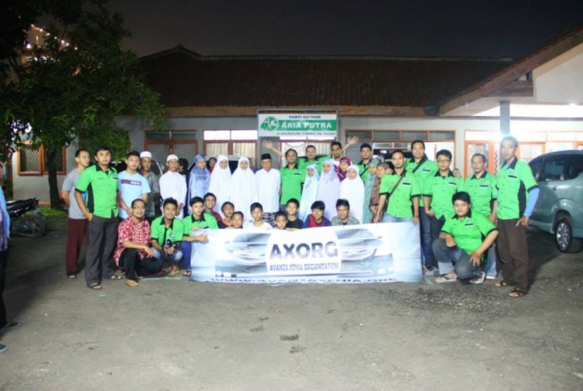 AXORG menggelar Sahur On The Road di Panti Asuhan Aria Putra, Ciputat, pada Sabtu (27/7).