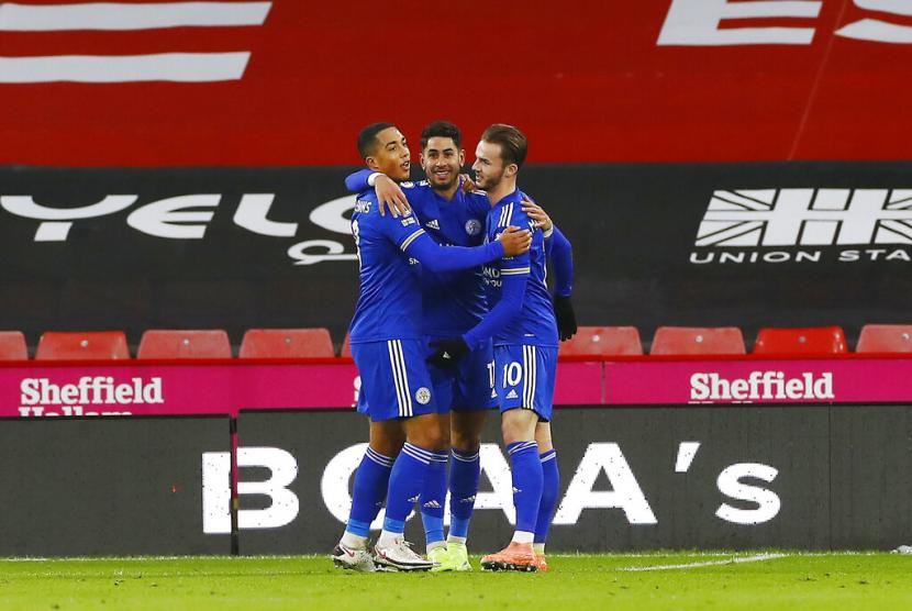 Ayoze Perez (tengah) mencetak gol ke gawang Sheffield United.