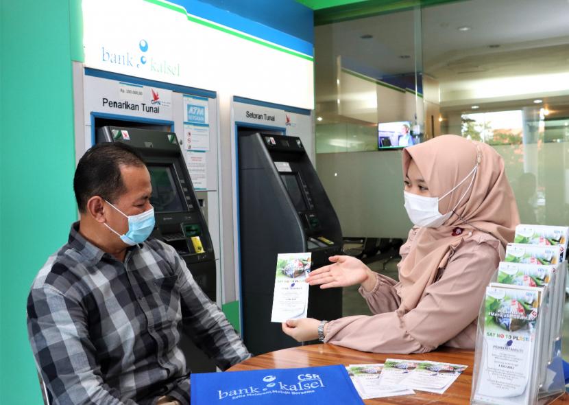 Bank Kalsel mendukung upaya meningkatkan pendapatan asli daerah melalui program pelayanan retribusi elektronik atau e-retribusi di Kabupaten Tanah Bumbu, Kalimantan Selatan. 