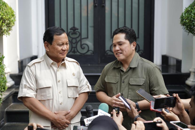 Menhan sekaligus capres Prabowo Subianto bertemu Menteri BUMN Erick Thohir di kediamannya kawasan Menteng, Jakarta Pusat..