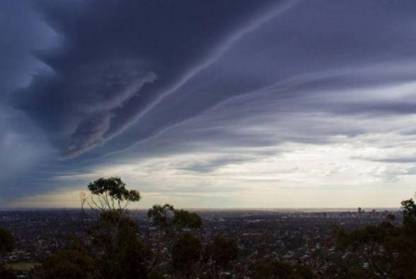 Badai di Adelaide, Australia.