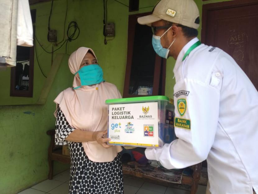 Badan Amil Zakat Nasional (Baznas) bekerja sama dengan GetPlus menyalurkan donasi masyarakat untuk para ibu hebat yang tengah berjuang melawan krisis pada masa pandemi Covid-19.