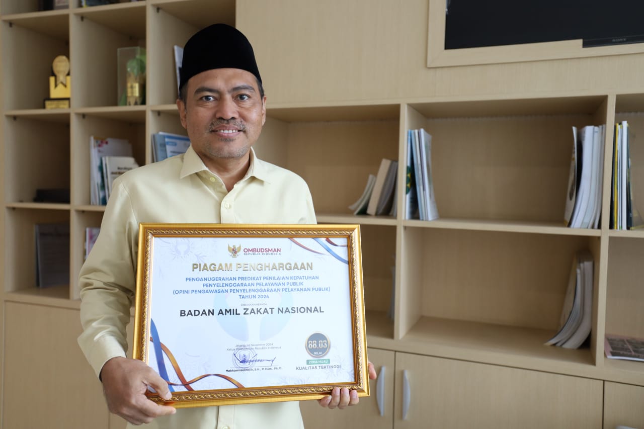 Badan Amil Zakat Nasional (BAZNAS) berhasil meraih predikat Kualitas Tertinggi dalam penilaian kepatuhan penyelenggaraan pelayanan publik yang dilakukan oleh Ombudsman RI.