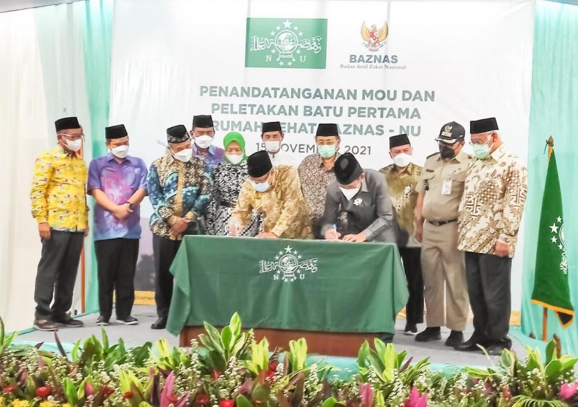 Badan Amil Zakat Nasional (Baznas) bersama salah satu organisasi Islam terbesar di Indonesia Nahdlatul Ulama (NU) melakukan penandatanganan MoU dan peletakan batu pertama pembangunan Rumah Sehat Baznas (RSB).