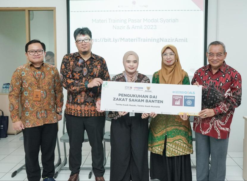 Badan Amil Zakat Nasional (BAZNAS), Bursa Efek Indonesia (BEI), dan PT HenanPuthrai Sekuritas menyelenggarakan seminar syariah dengan tema Urgensi Zakat Saham di Gedung BEI Cabang Banten.