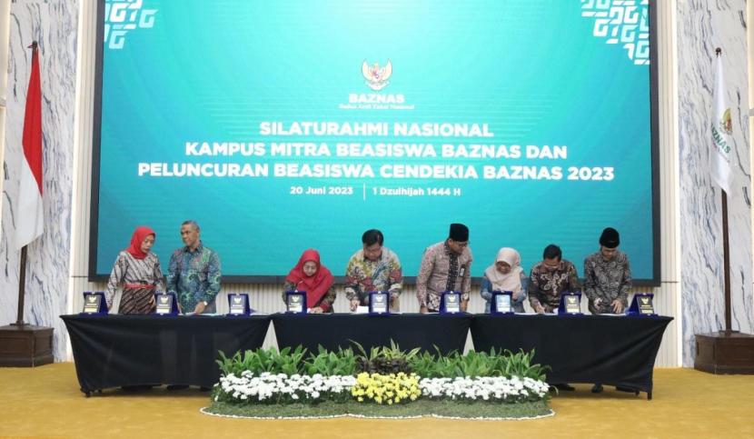 Badan Amil Zakat Nasional (BAZNAS) melakukan kerja sama program Beasiswa Cendekia BAZNAS 2023 dengan 159 kampus, yang terdiri atas 111 kampus mitra beasiswa dan 48 Mahad Aly.