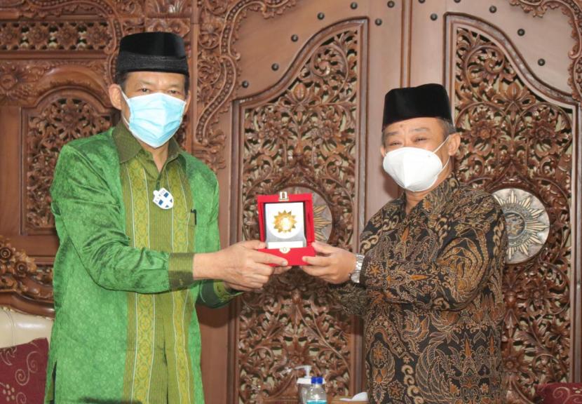 Badan Amil Zakat Nasional (Baznas) membangun kerja sama strategis dengan Pimpinan Pusat (PP) Muhammadiyah. 