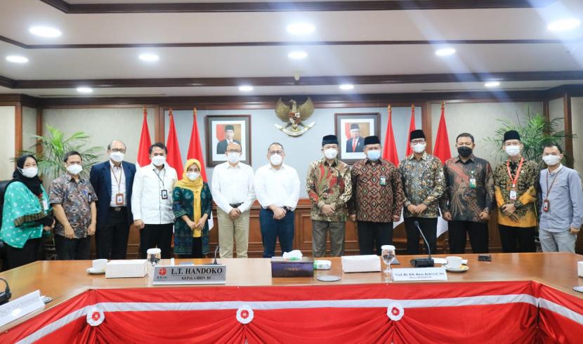 Badan Amil Zakat Nasional (Baznas) membangun sinergi strategis dengan Badan Riset dan Inovasi Nasional (BRIN), yang ditandai penandatanganan MoU dalam upaya menguatkan pengelolaan zakat di Indonesia.