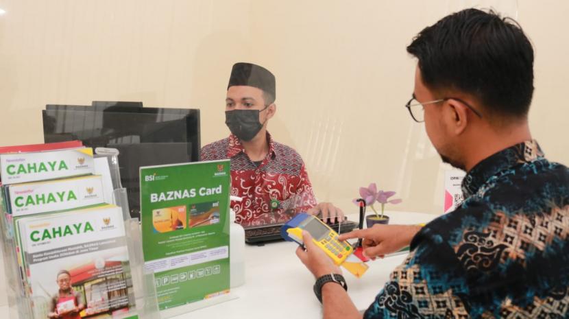 Badan Amil Zakat Nasional (Baznas) memberikan apresiasi kepada masyarakat atas pencapaian Indonesia yang kembali dinobatkan menjadi negara paling dermawan di dunia versi World Giving Index (WGI) 2022.