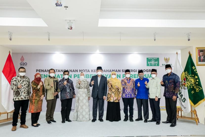 Badan Amil Zakat Nasional (BAZNAS) menjalin kerja sama dengan Pimpinan Pusat Muslimat Nahdlatul Ulama (PP Muslimat NU).