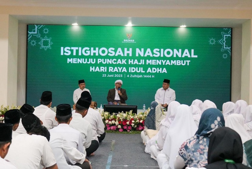 Badan Amil Zakat Nasional (Baznas) menyambut perayaan Idul Adha 1444 H dengan menyelenggarakan Istighosah Nasional yang dihadiri oleh Baznas Provinsi/Kota/Kabupaten, dan siswa siswi Sekolah Cendekia Baznas. 