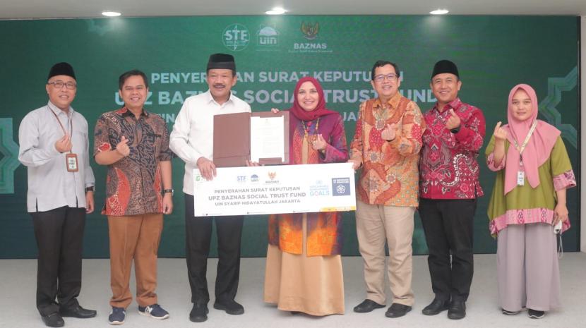 Badan Amil Zakat Nasional (BAZNAS) meresmikan Unit Pengumpul Zakat (UPZ) BAZNAS Social Trust Fund (STF) UIN Syarif Hidayatullah Jakarta yang diselenggarakan di Kantor BAZNAS RI, Jakarta, Jumat (3/2/2023).