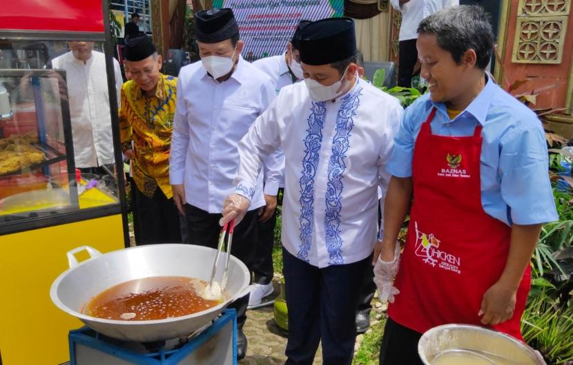Badan Amil Zakat Nasional (Baznas) RI bersama Baznas Kota Tangerang dan Pemerintah Kota Tangerang meluncurkan program bantuan ZChicken, sebagai upaya mendorong kesejahteraan masyarakat rentan di Kota Tangerang. 