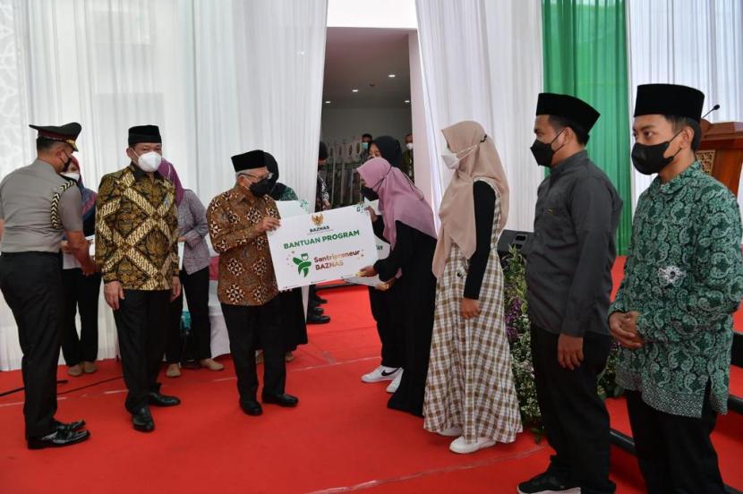 Badan Amil Zakat Nasional (BAZNAS) RI bersama Wakil Presiden RI, KH Ma