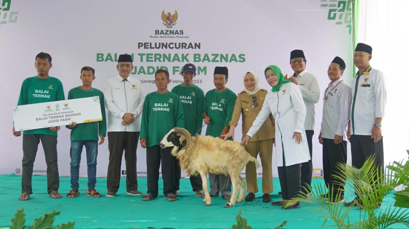  Badan Amil Zakat Nasional (Baznas) RI meluncurkan Balai Ternak Baznas di Kabupaten Bojonegoro, Jawa Timur.