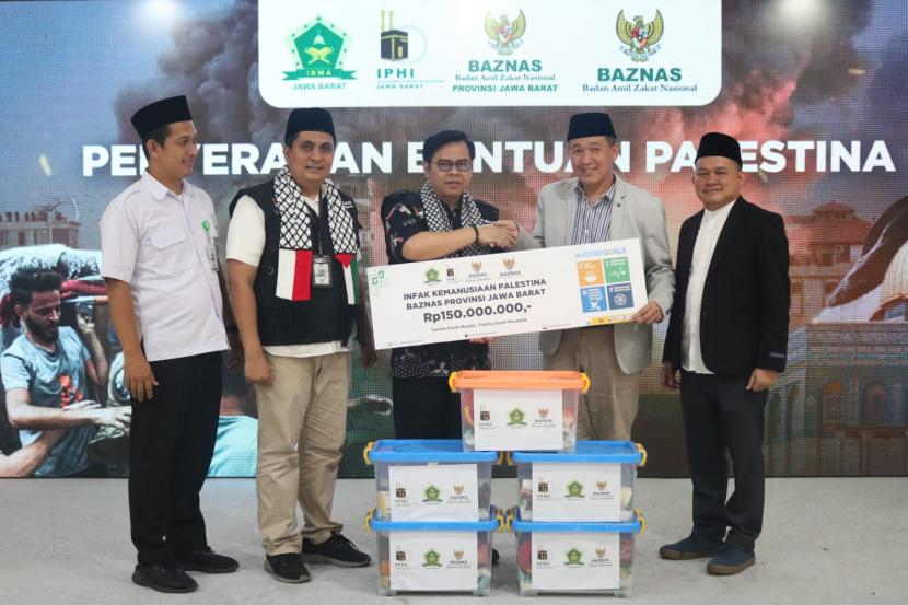 Badan Amil Zakat Nasional (Baznas) RI menerima donasi dari Baznas Provinsi Jawa Barat sebesar Rp 150 juta.