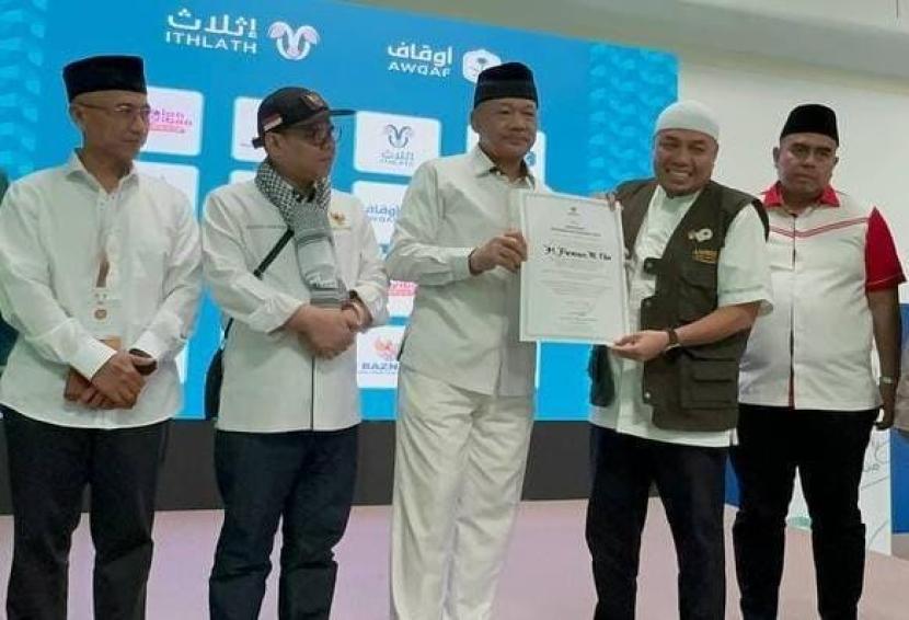 Badan Amil Zakat Nasional (BAZNAS) RI menyalurkan daging Dam jamaah haji bagi sekolah Indonesia di Makkah.