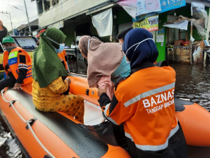 Badan Amil Zakat Nasional (Baznas) terus melakukan aksi kemanusiaan untuk korban banjir di Kalimantan Selatan (Kalsel).