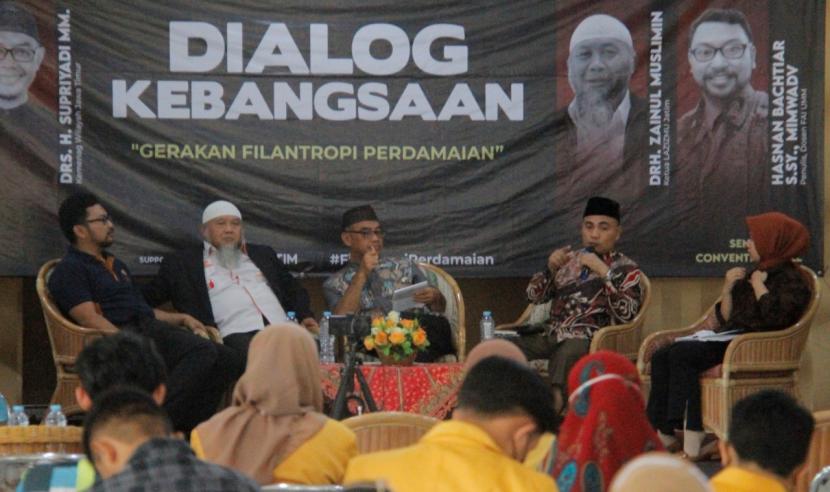 Badan Eksekutif Mahasiswa (BEM) Universitas Muhammadiyah Malang (UMM) bekerja sama dengan Cangkir Opini dan Pimpinan Wilayah (PW) Ikatan Pelajar Muhammadiyah (IPM) Jawa Timur melangsungkan dialog kebangsaan bertemakan Gerakan Filantropi Perdamaian. 