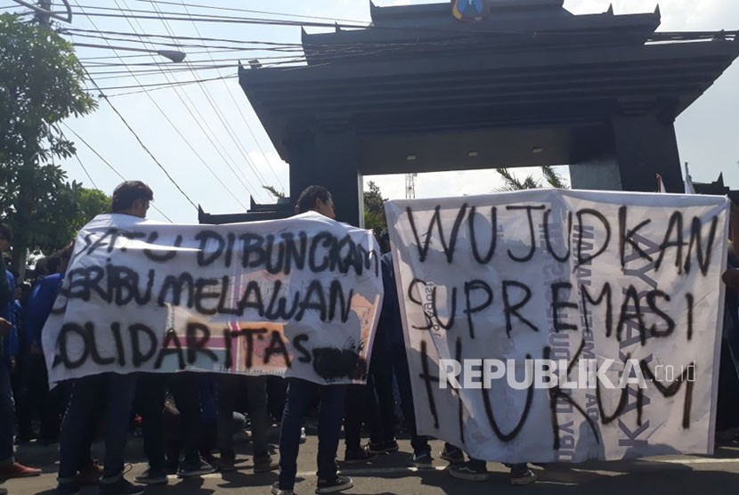 Badan Eksekutif Mahasiswa Seluruh Indonesia (BEM SI) menggelar demonstrasi. (ilustrasi)