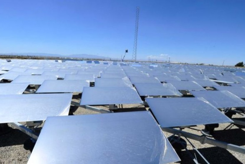 Badan Energi Terbarukan Australia (ARENA) mengatakan pembangunan 12 pembangkit listrik tenaga matahari baru di Australia akan meningkatkan kemampuan nasional Australia dalam memproduksi listrik skala besar.