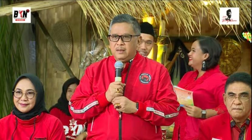 Sekjen PDIP, Hasto Kristiyanto, mengatakan akan ada kejutan yang akan disampaikan dalam penutupan Rakernas hari ini. 