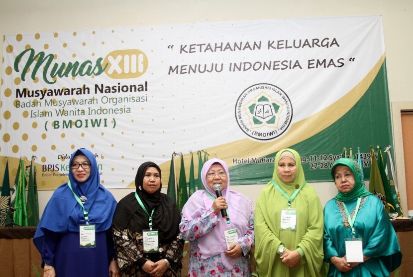 Badan Musyawarah Organisasi Islam Wanita Indonesia (BMOIWI)melaksanakan Munas XIII 27- 28 April 2018. Mengangkat tema ‘Ketahanan Keluarga Menuju Indonesia Emas’, pembukaan dilaksanakan di Gedung Nusantara V MPR RI Jakarta, Jumat (27/4)