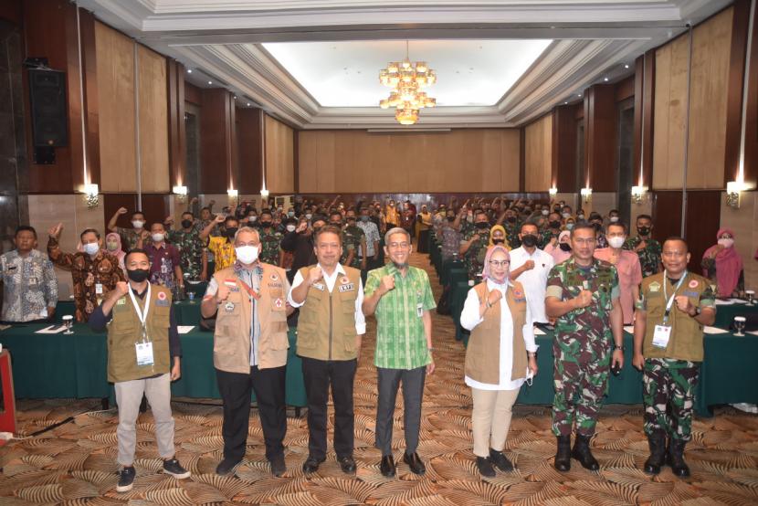 Badan Nasional Penanggulangan Bencana (BNPB) melalui Kedeputian Bidang Pencegahan mengadakan kegiatan Bimbingan Teknis Fasilitator Pencegahan Penyakit Mulut dan Kuku (PMK) di Kota Semarang, Provinsi Jawa Tengah pada Senin (6/9/2022) hingga Rabu (8/9/2022).