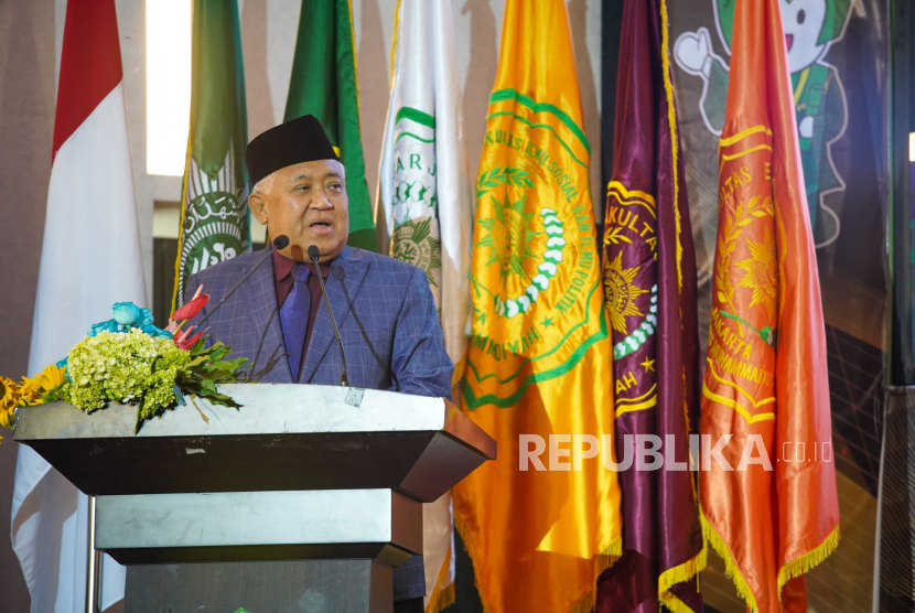 Badan Pembina Harian Universitas Muhammadiyah Jakarta (UMJ), Prof Dr Din Syamsudin, MA dalam wisuda periode II tahun 2025 menegaskan, ini era kompetisi global dan UMJ harus berada barisan terdepan. 