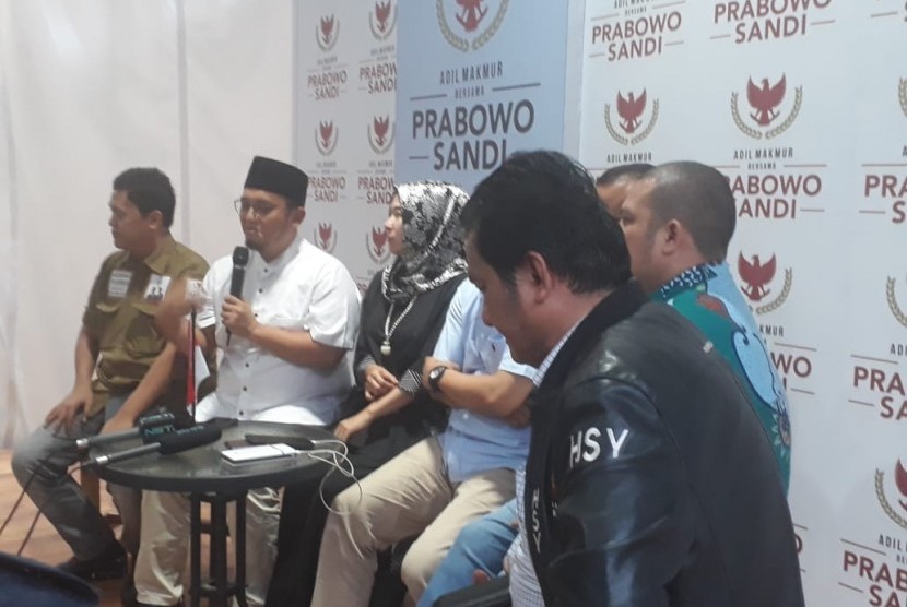 Badan Pemenangan Nasional (BPN) menggelar konferensi pers terkait polemik pernyataan 'tampang boyolali' di Media Center Pemenangan Prabowo - Sandiaga, Jakarta, Selasa (6/11). 