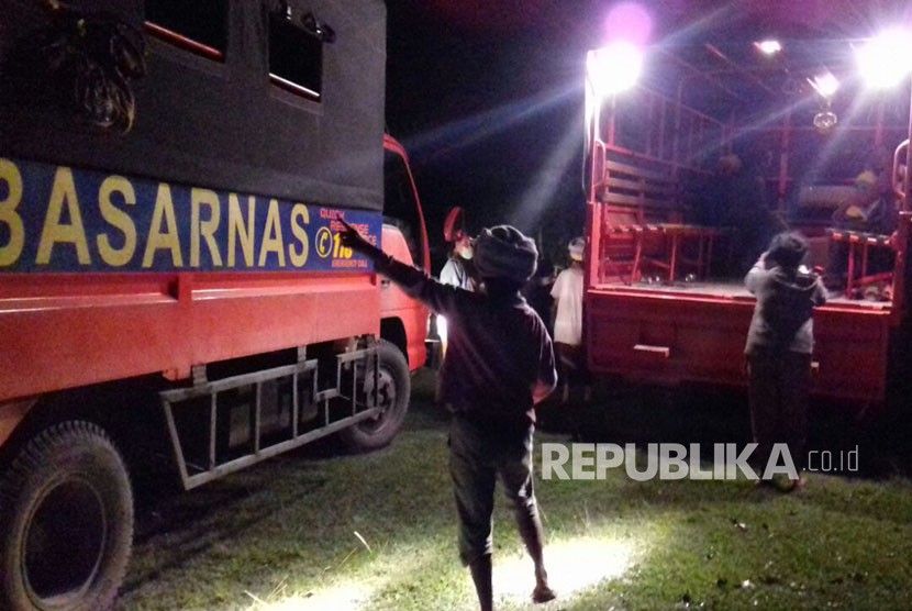 Badan Pencarian Dan Pertolongan Nasional (Basarnas) menambah kekuatan personel dan alat menghadapi erupsi beruntun Gunung Agung di Kabupaten Karangasem, Bali.