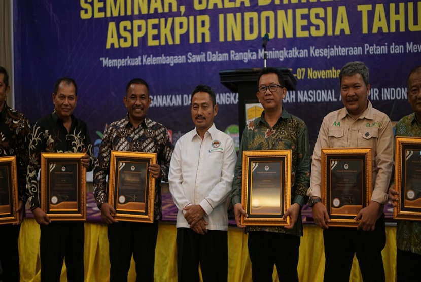 Badan Pengelola Dana Perkebunan Kelapa Sawit (BPDPKS) memborong dua penghargaan Aspekpir Award tahun 2023 untuk kategori Kemitraan dan Pemberdayaan Usaha Kecil, Menengah dan Koperasi Berbasis Kelapa Sawit PIR Indonesia.