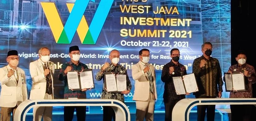 Badan Pengelola Keuangan Haji (BPKH) menyambut baik kegiatan West Java Investment Summit (WJIS) 2021 yang bertujuan untuk mempromosikan potensi dan peluang investasi pada berbagai sektor seperti pariwisata dan perdagangan kepada investor di dalam dan luar negeri. 
