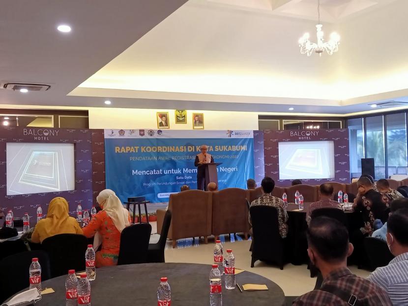 Badan Pusat Statistik (BPS) Kota Sukabumi menggencarkan sosialisasi pendataan awal Registrasi Sosial Ekonomi (Regsosek) 2022 Kota Sukabumi di Balcony Hotel Sukabumi, Kamis (22/9/2022). 