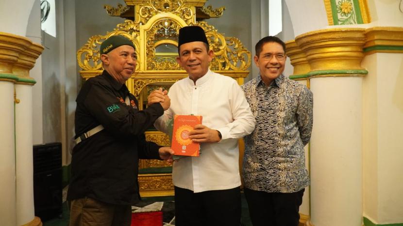 Badan Wakaf Al-Quran (BWA) menyalurkan 20.000 Al-Quran wakaf ke Kepulauan Meranti dan Provinsi Kepulauan Riau