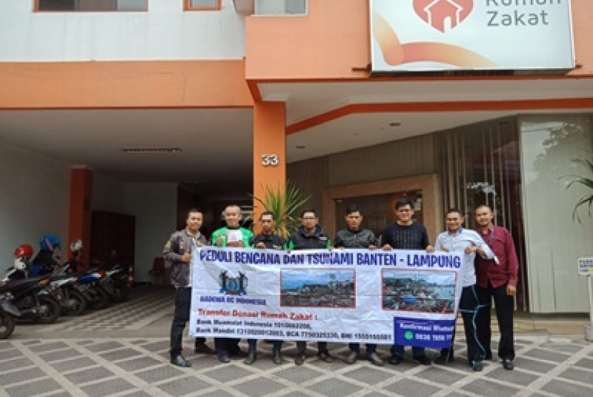  Badewa Rider Community Indonesiamenyalurkan bantuan untuk korban tsunami Selat Sunda