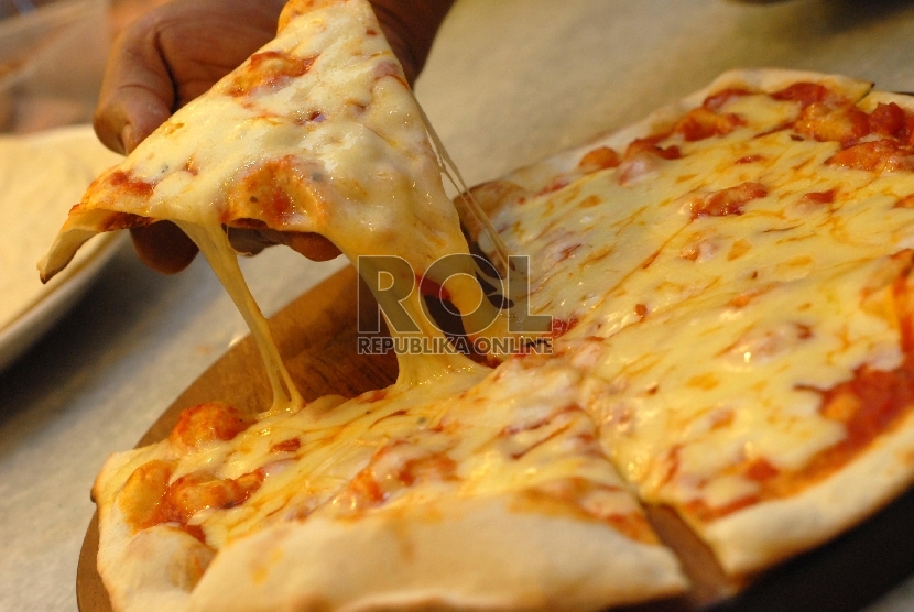 Bagaimana cara seseorang melahap pizza berpengaruh dengan tipe kepribadian, apakah Anda makan dari tepian pizza atau dengan tangan ketimbang garpu dan pisau? Faktor tersebut memengaruhi tipe kepribadian.