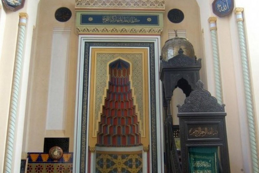 Bagian dalam Masjid Karol I Rumania