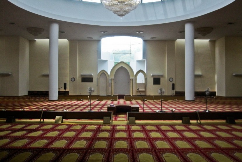 Bagian dalam Masjid King Fahd, Buenos Aires, Argentina. 