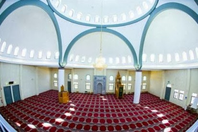 Bagian dalam masjid sunshine