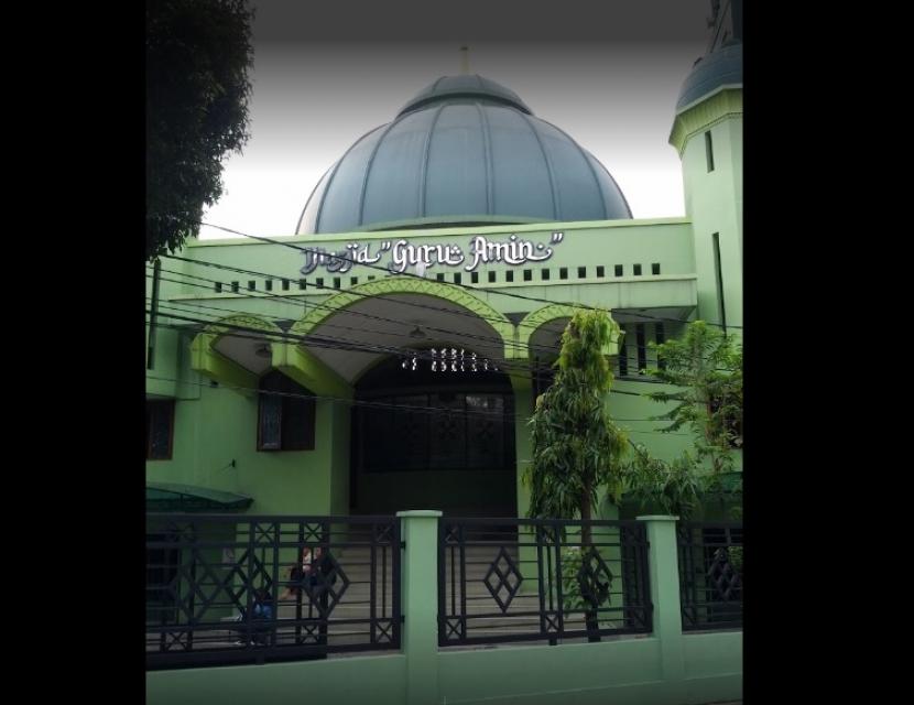 Bagian depan Masjid Guru Amin, Kalibata, Jakarta Selatan.